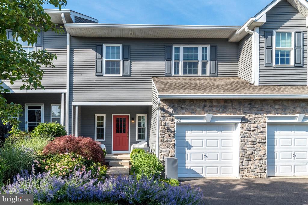 152 WOODSTREAM COURT