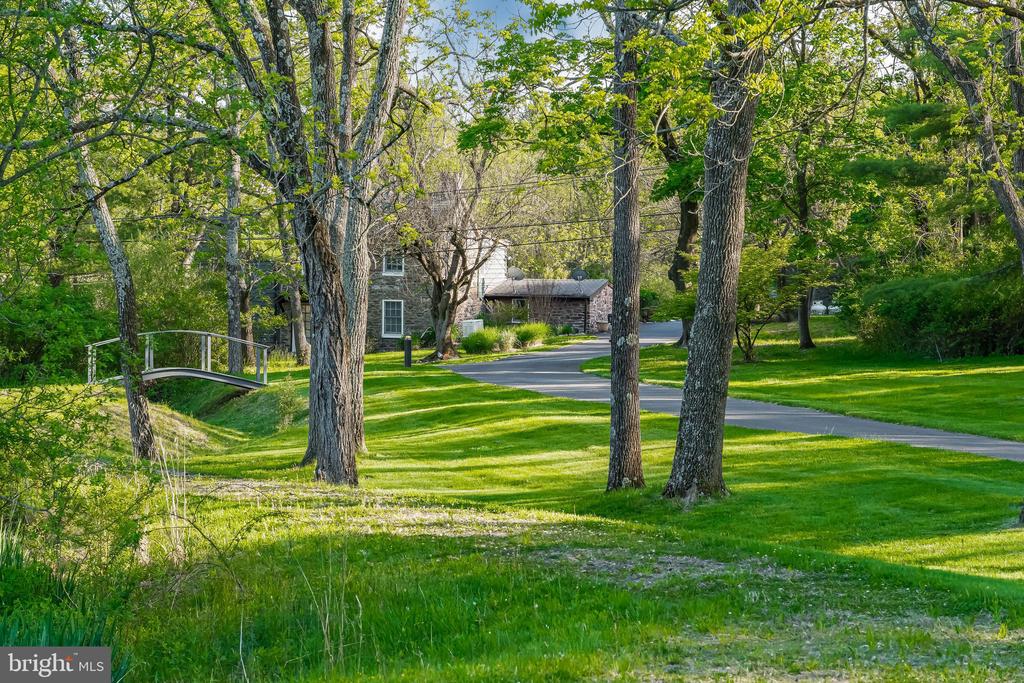 1506 PLEASANT VIEW ROAD