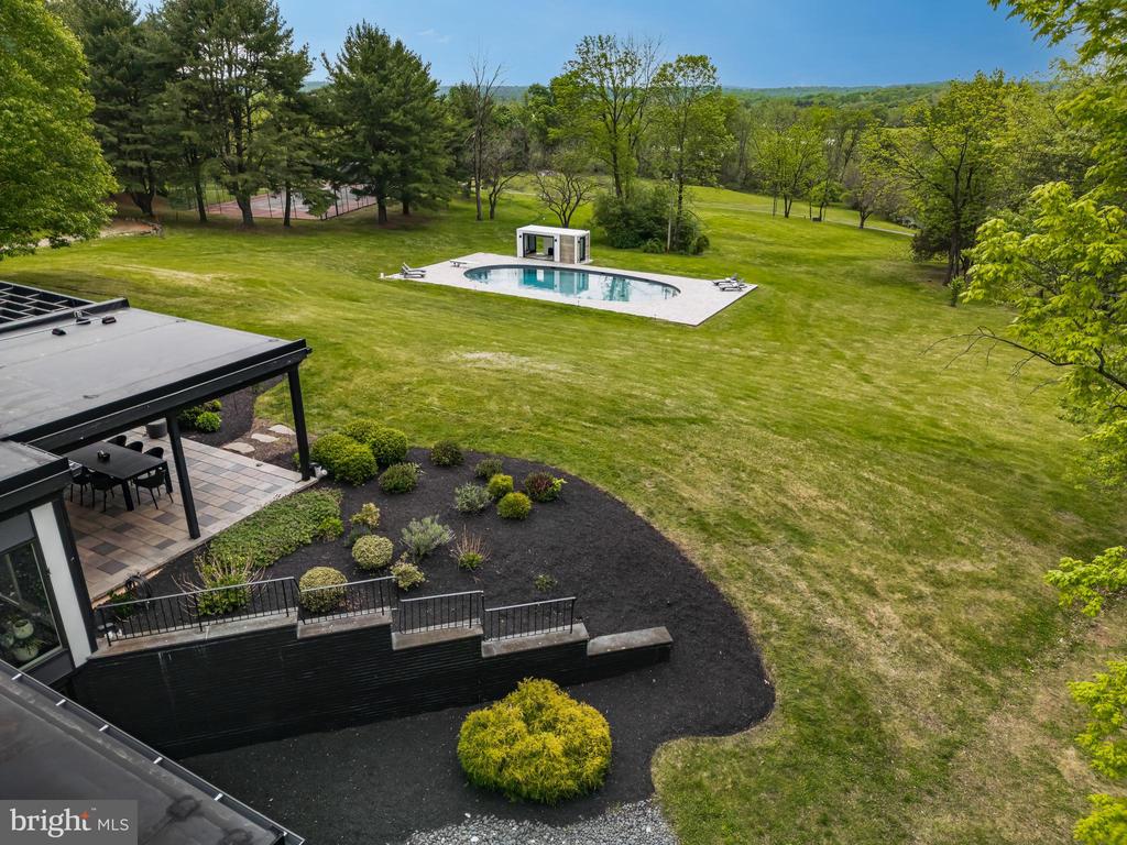1506 PLEASANT VIEW ROAD
