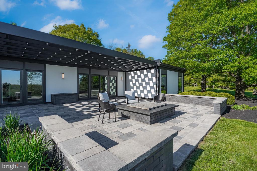 1506 PLEASANT VIEW ROAD