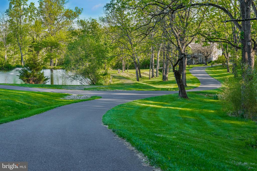 1506 PLEASANT VIEW ROAD