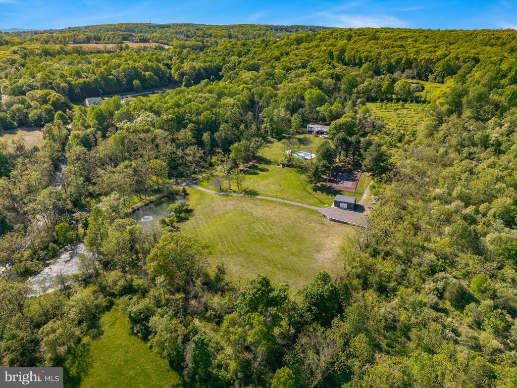 1506 PLEASANT VIEW ROAD