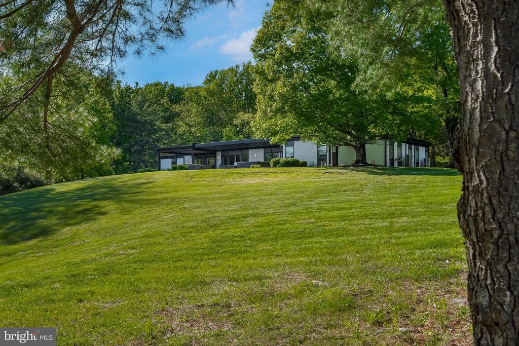 1506 PLEASANT VIEW ROAD