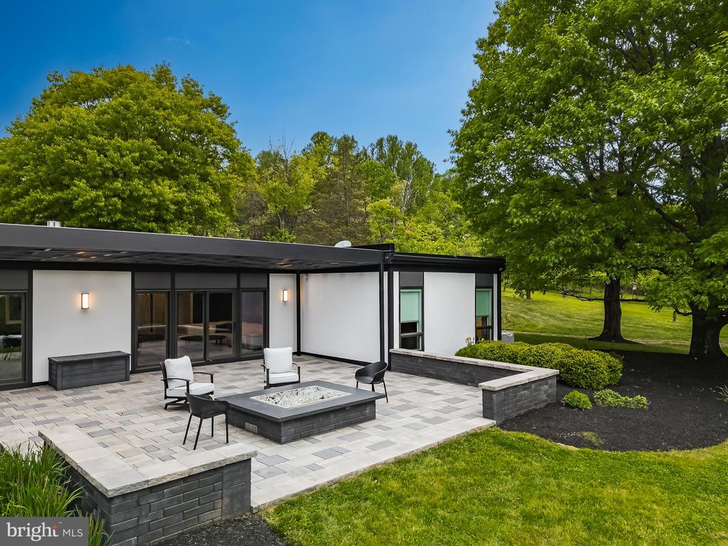 1506 PLEASANT VIEW ROAD