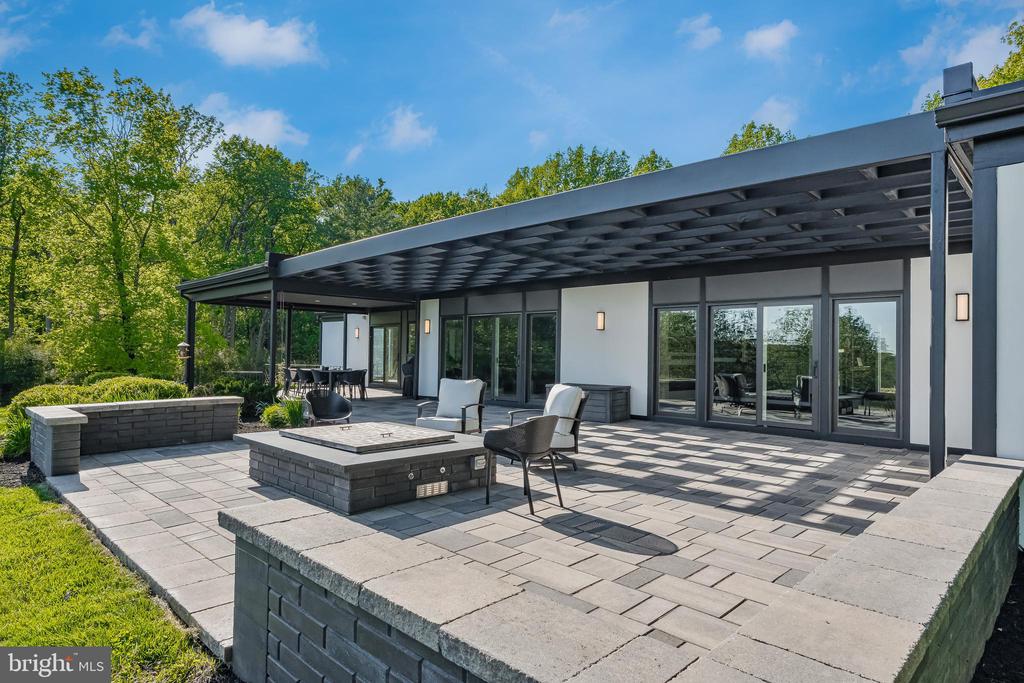 1506 PLEASANT VIEW ROAD
