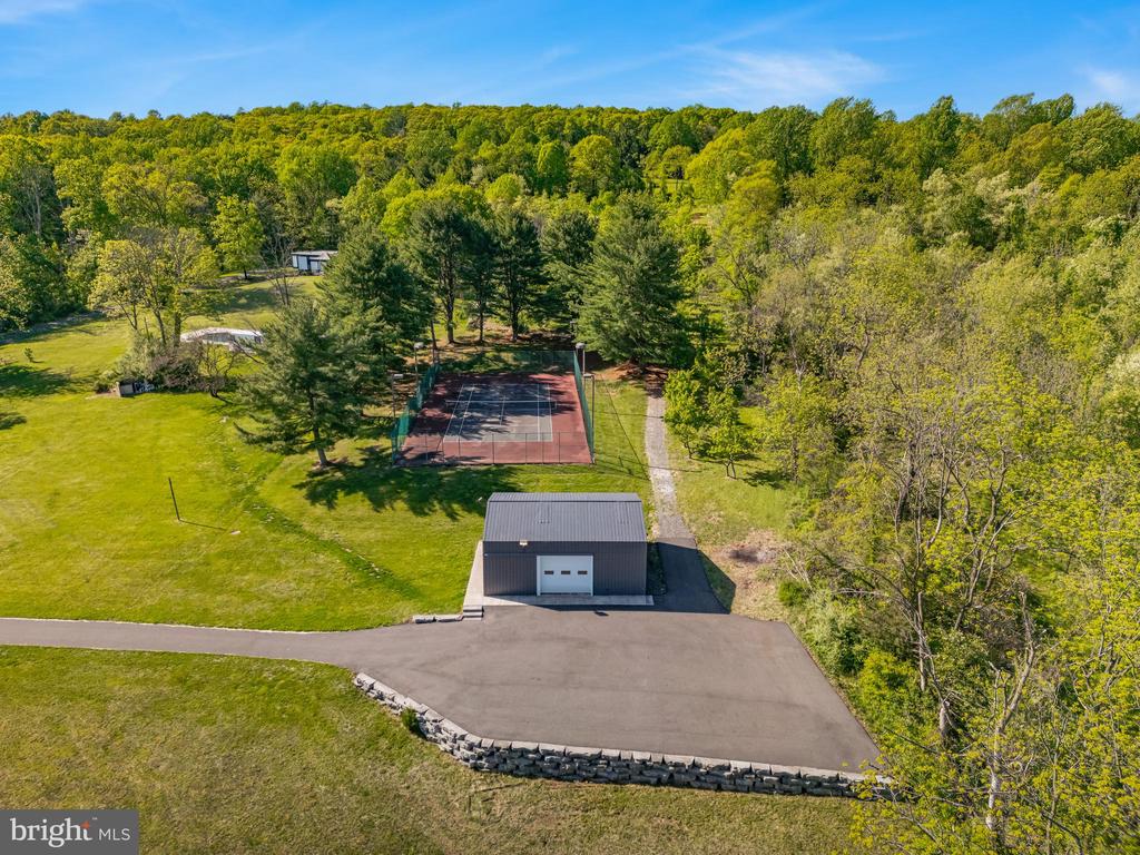 1506 PLEASANT VIEW ROAD