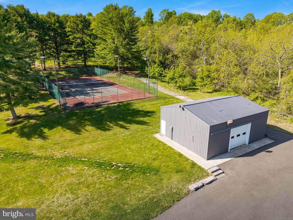 1506 PLEASANT VIEW ROAD