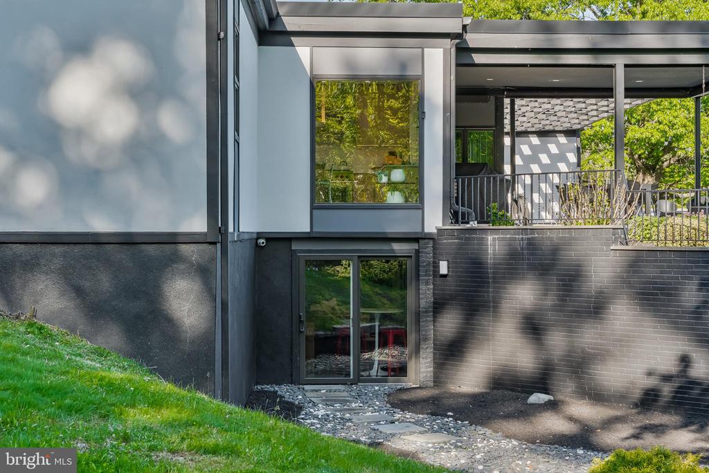 1506 PLEASANT VIEW ROAD