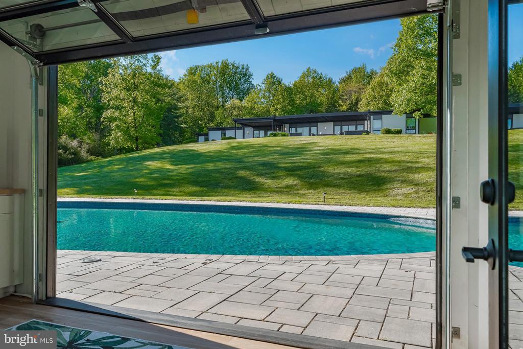 1506 PLEASANT VIEW ROAD
