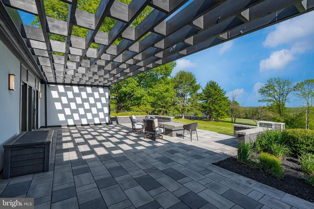 1506 PLEASANT VIEW ROAD