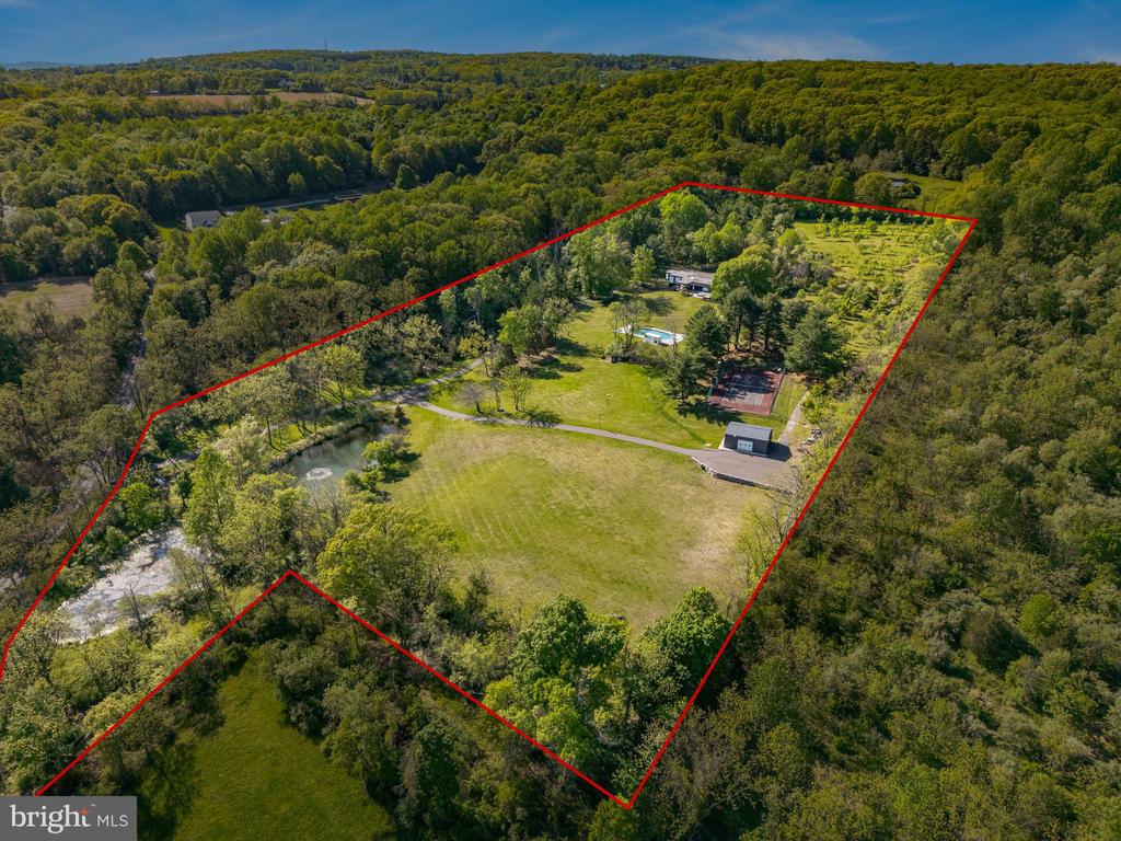 1506 PLEASANT VIEW ROAD