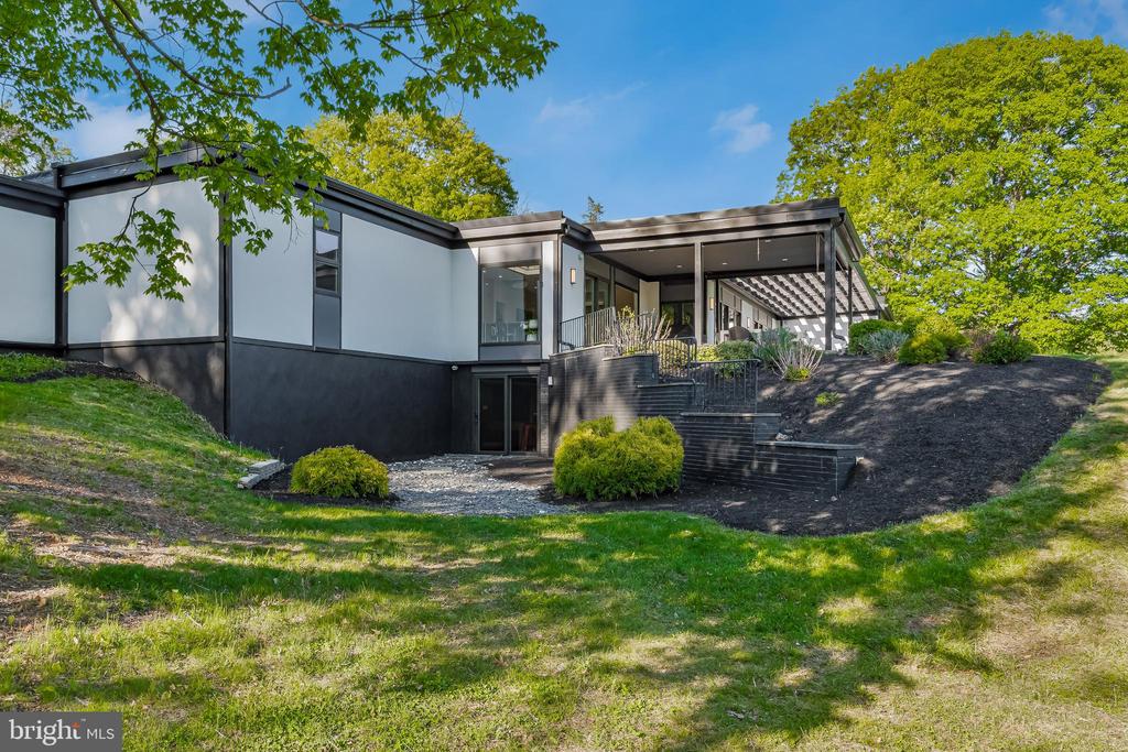 1506 PLEASANT VIEW ROAD