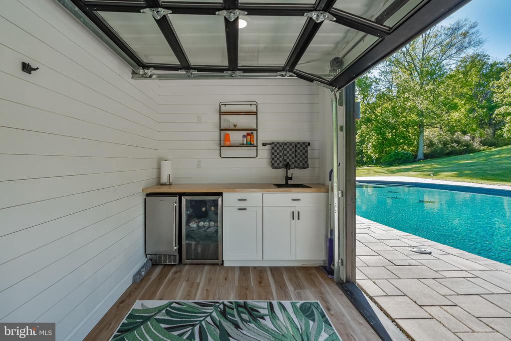 1506 PLEASANT VIEW ROAD