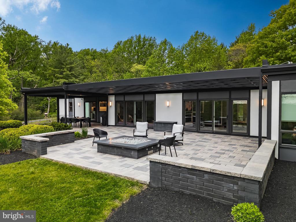 1506 PLEASANT VIEW ROAD