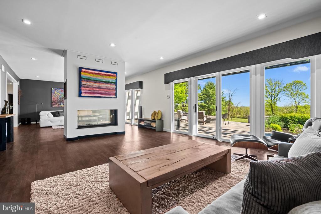 1506 PLEASANT VIEW ROAD