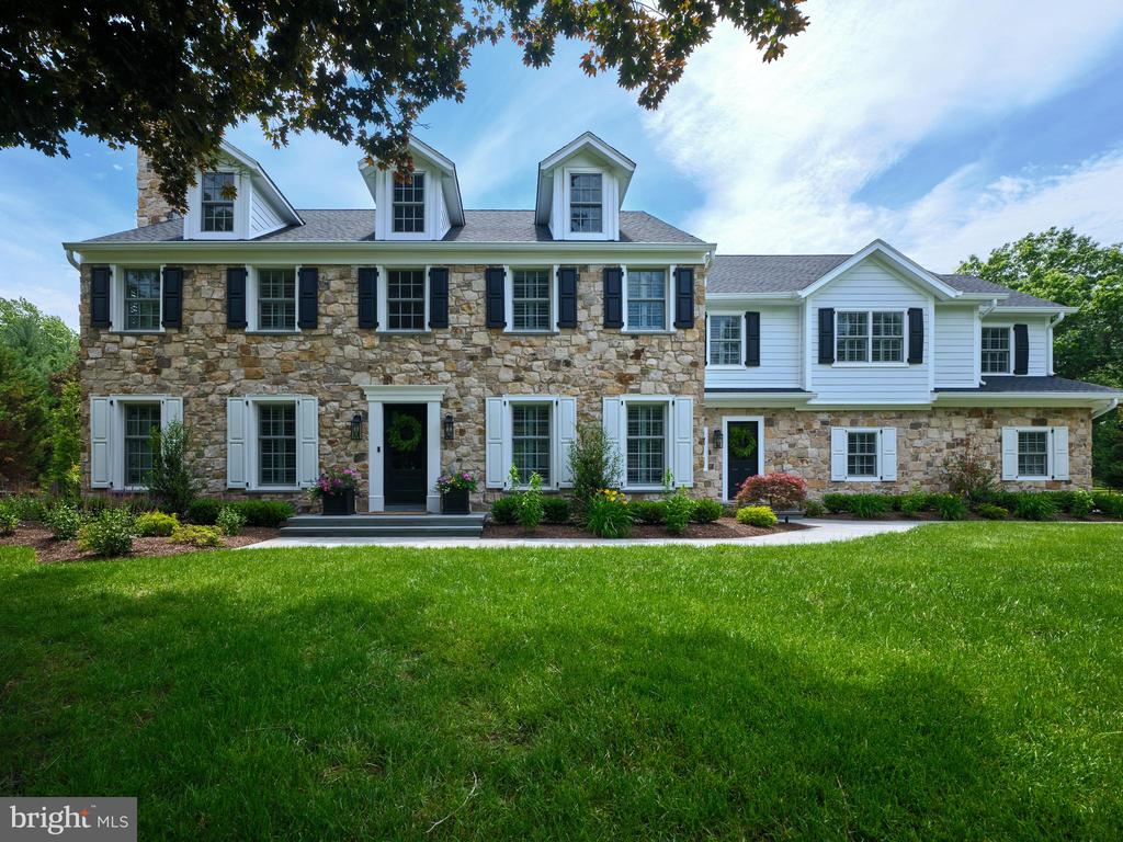 9 DEVON DRIVE
