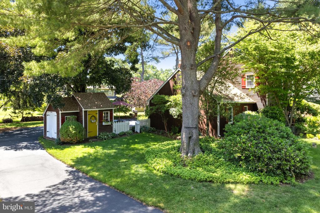 3 LOOKOUT LANE
