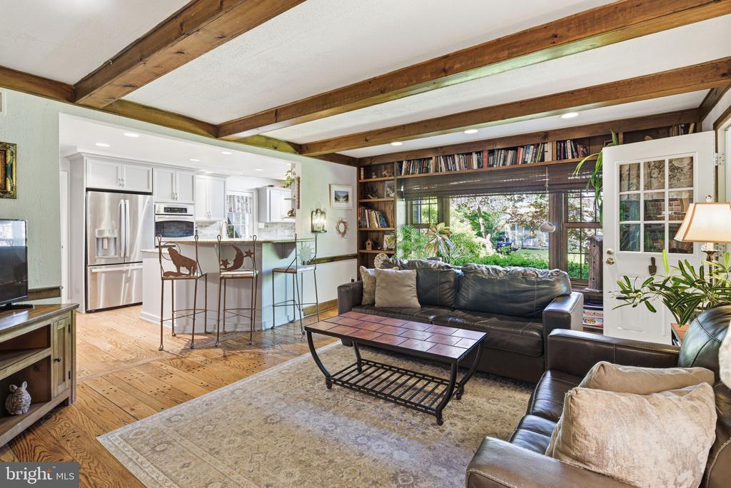 3 LOOKOUT LANE
