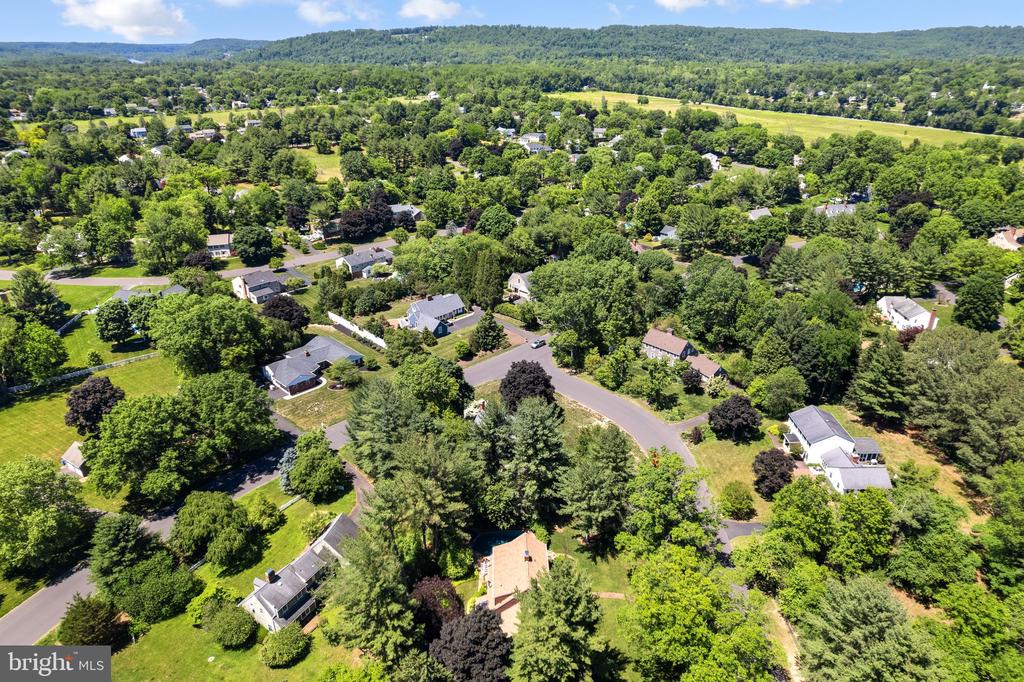 3 LOOKOUT LANE