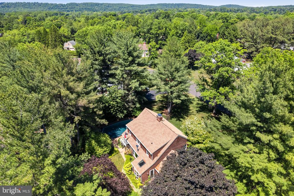 3 LOOKOUT LANE