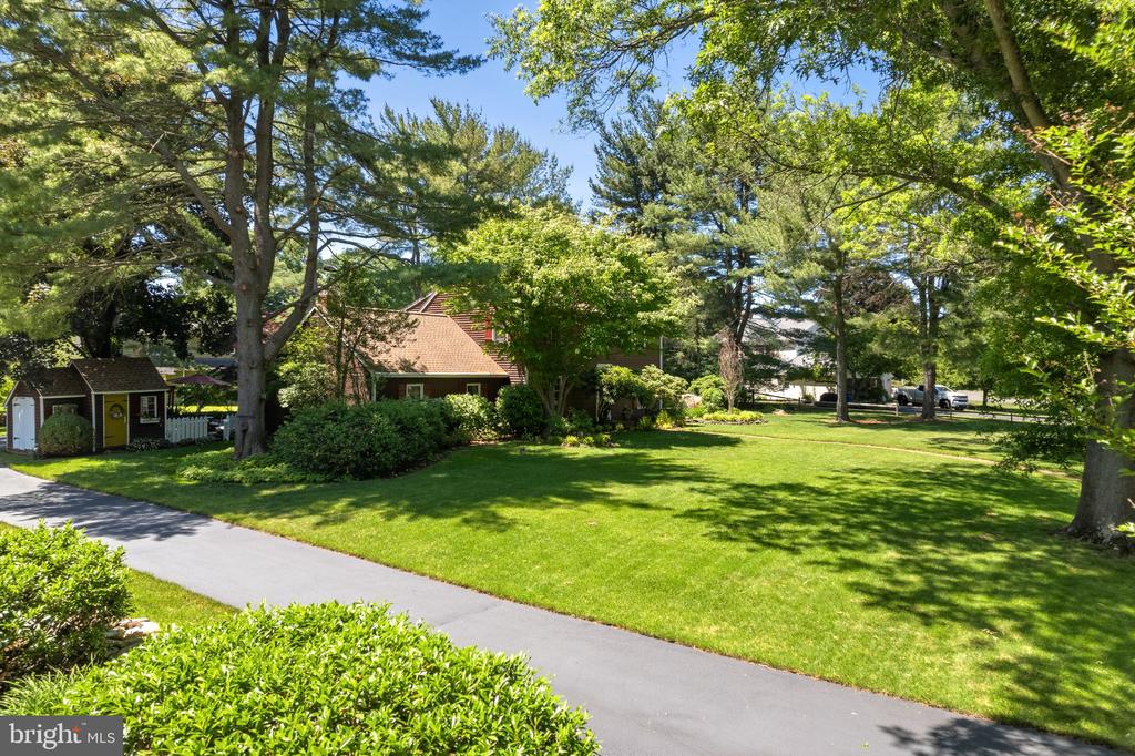 3 LOOKOUT LANE