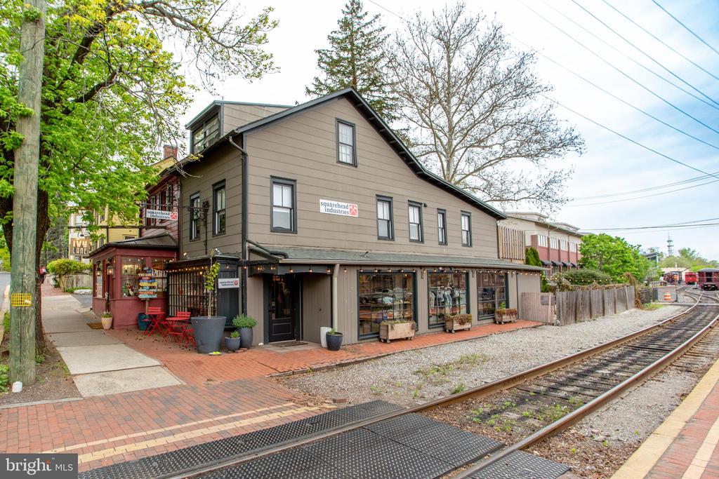 36 W BRIDGE STREET Unit: 2ND FLOOR