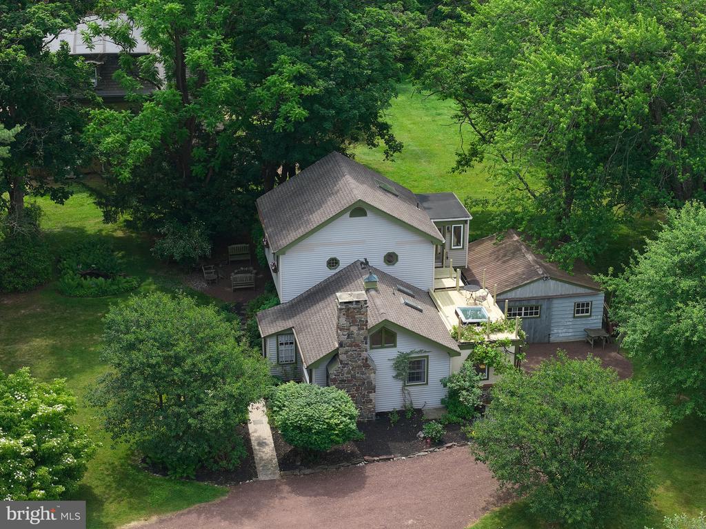 1490 RIVER ROAD