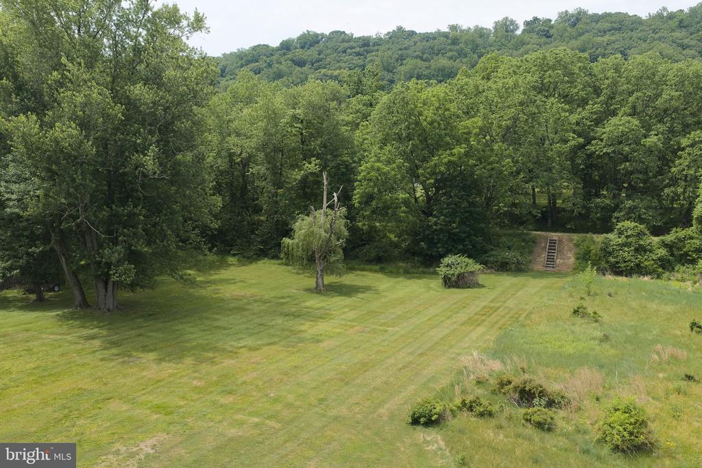 1490 RIVER ROAD