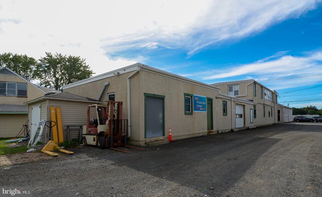 671 N MAIN STREET