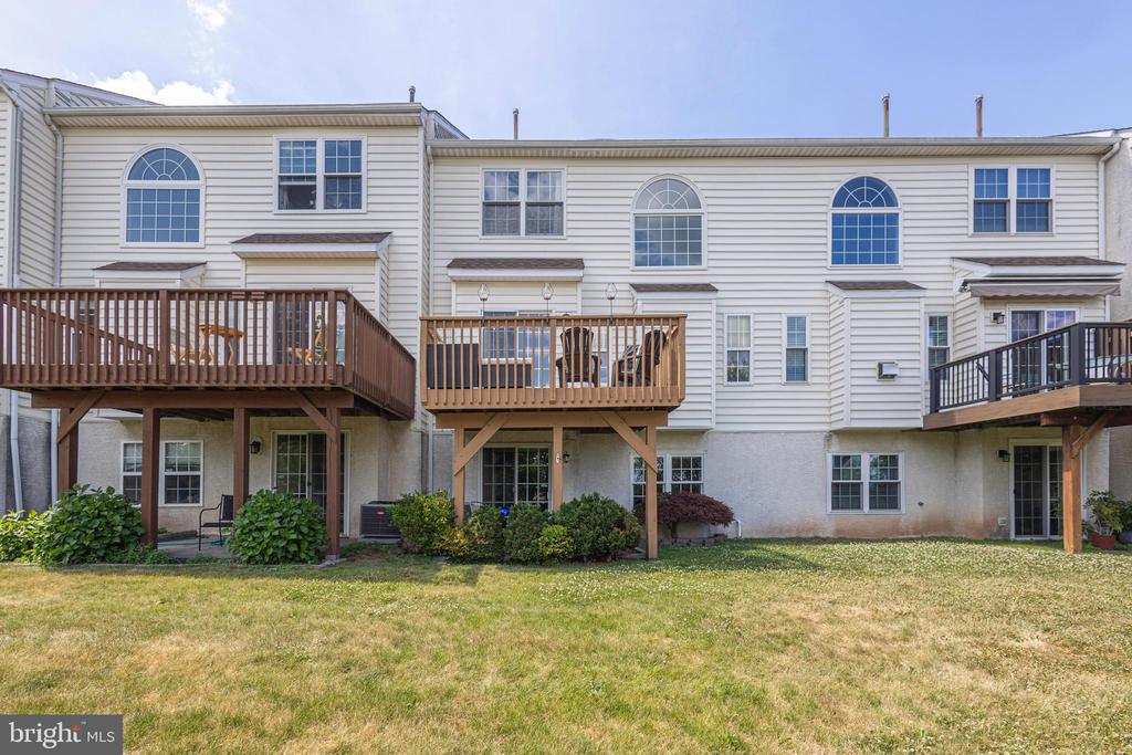 4529 OLD OAK ROAD