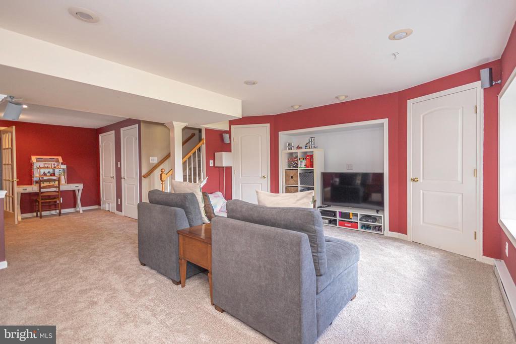4529 OLD OAK ROAD