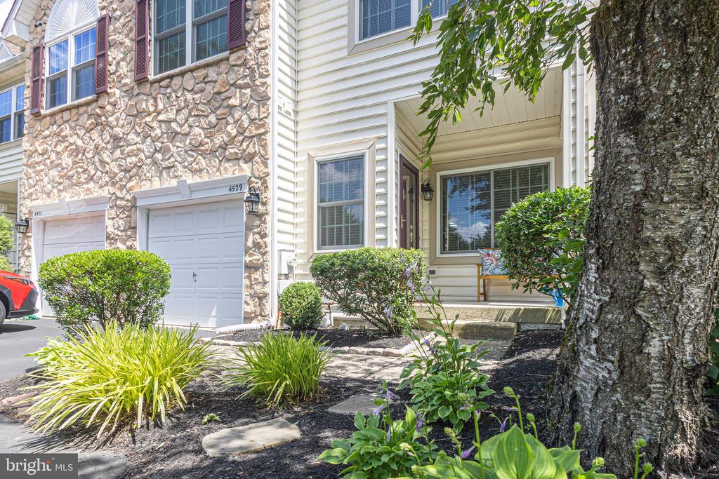 4529 OLD OAK ROAD