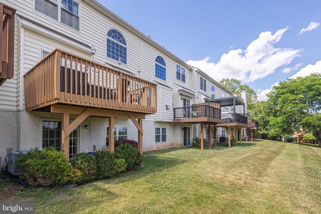 4529 OLD OAK ROAD