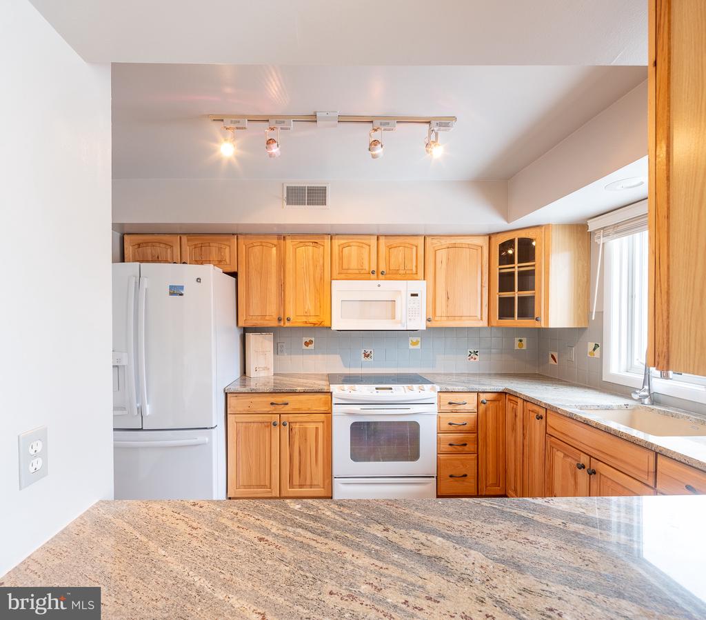 7 INGHAM WAY