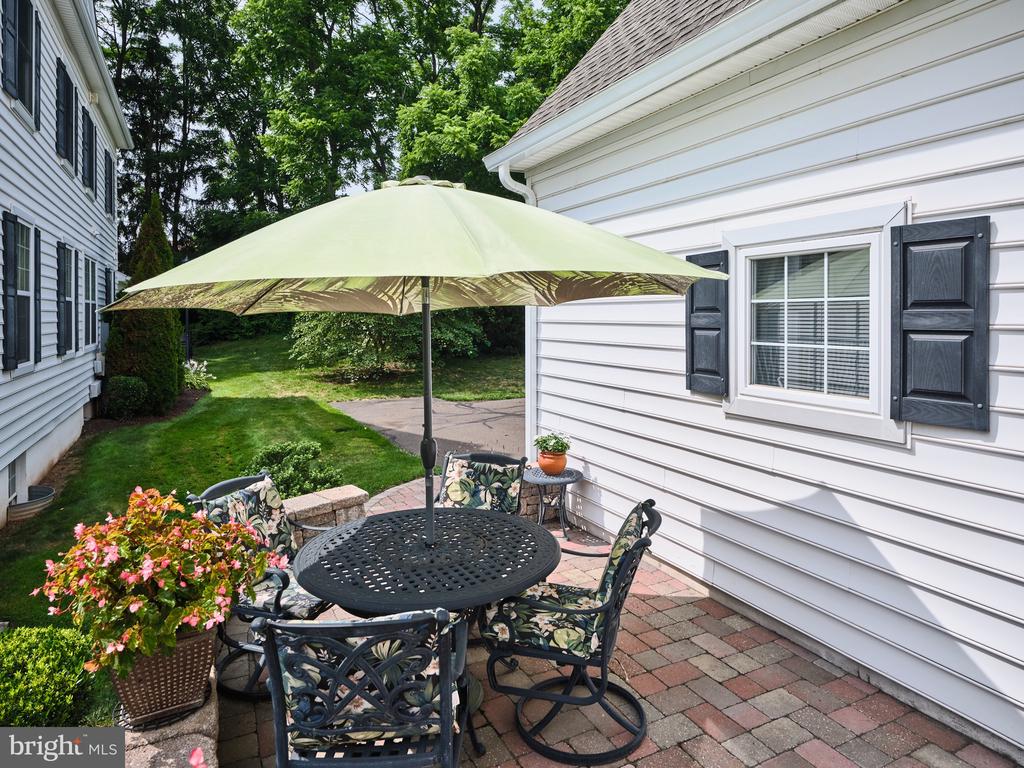 28 WOODBRIDGE DRIVE