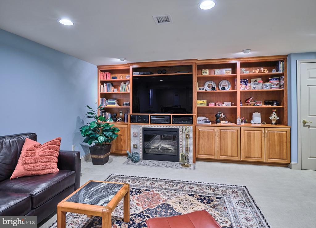 28 WOODBRIDGE DRIVE