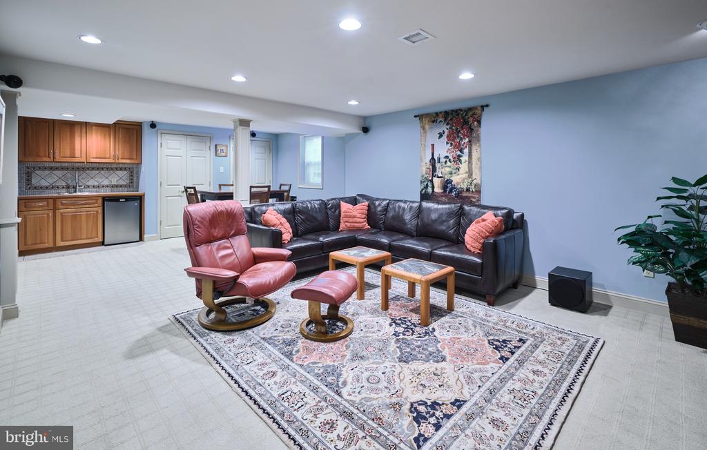 28 WOODBRIDGE DRIVE
