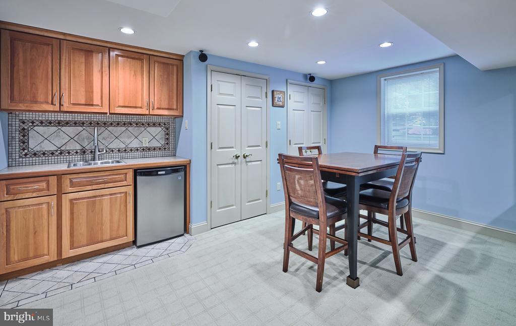 28 WOODBRIDGE DRIVE