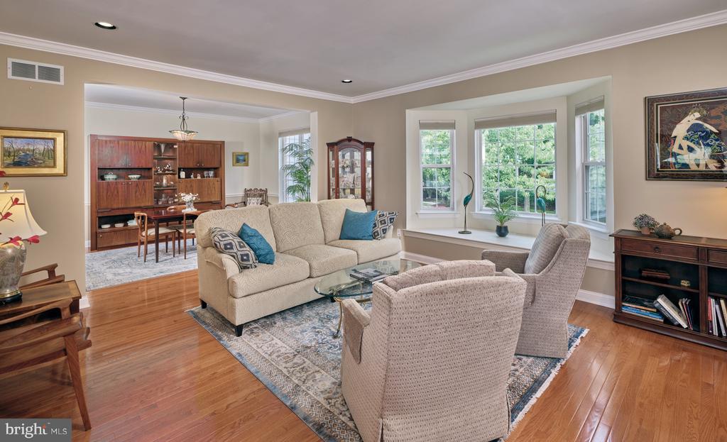 28 WOODBRIDGE DRIVE