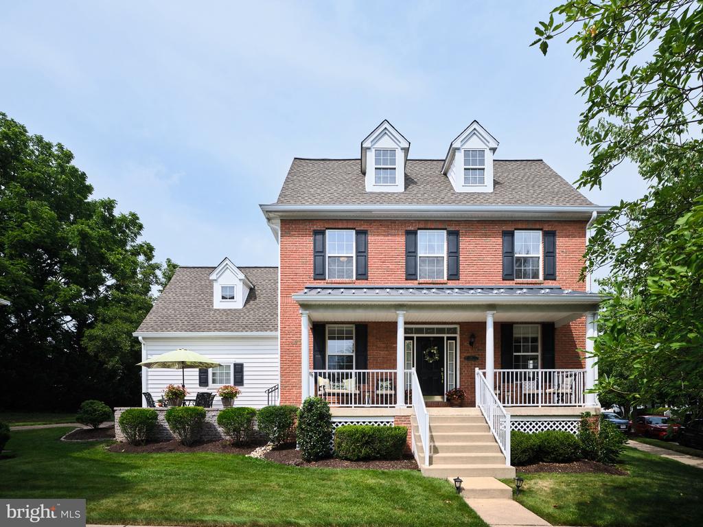28 WOODBRIDGE DRIVE