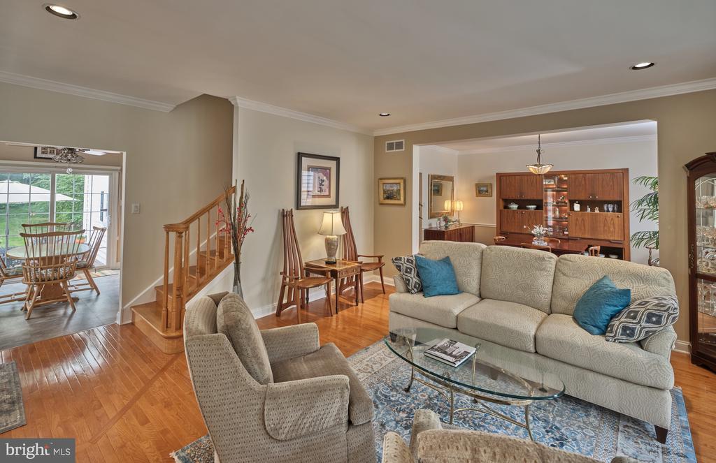 28 WOODBRIDGE DRIVE