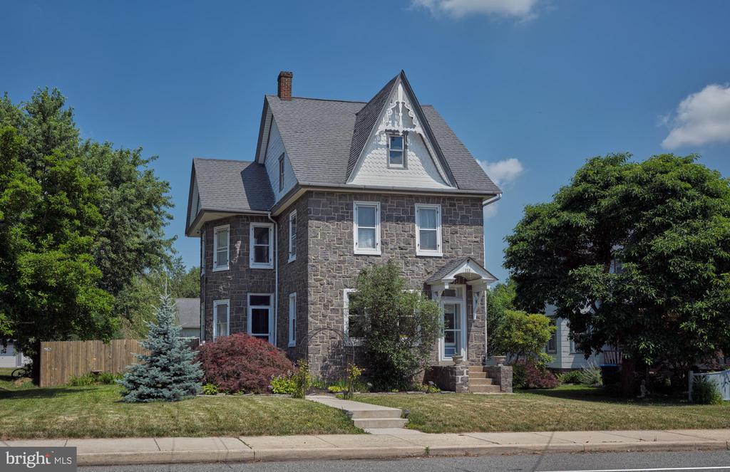 111 E BROAD STREET