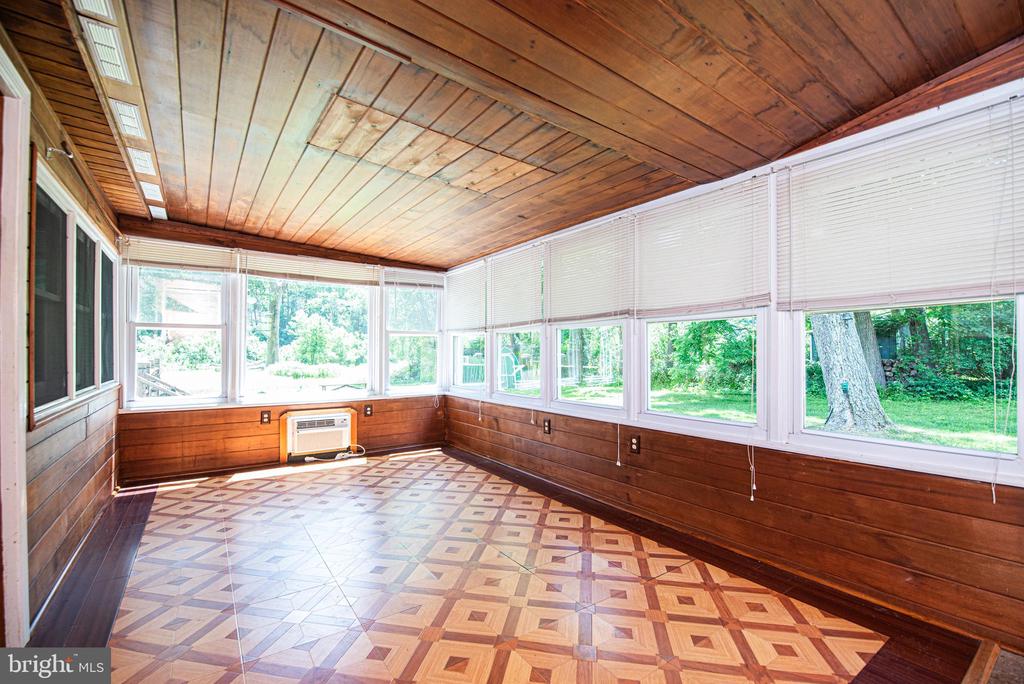 563 E DARK HOLLOW ROAD Unit: 170