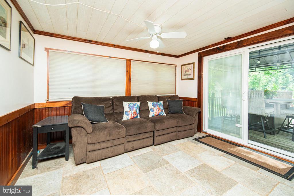 563 E DARK HOLLOW ROAD Unit: 170