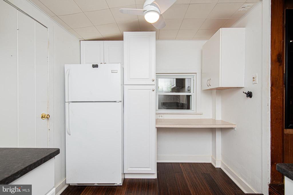 563 E DARK HOLLOW ROAD Unit: 170