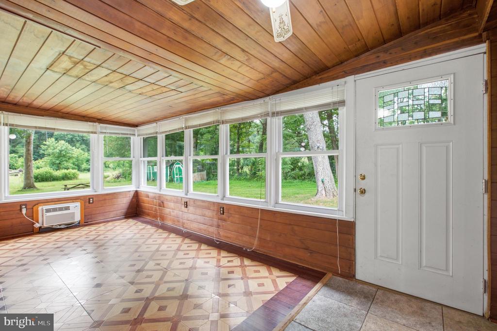 563 E DARK HOLLOW ROAD Unit: 170