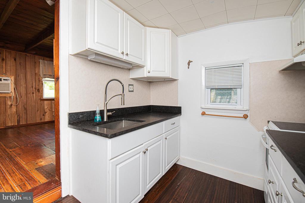 563 E DARK HOLLOW ROAD Unit: 170
