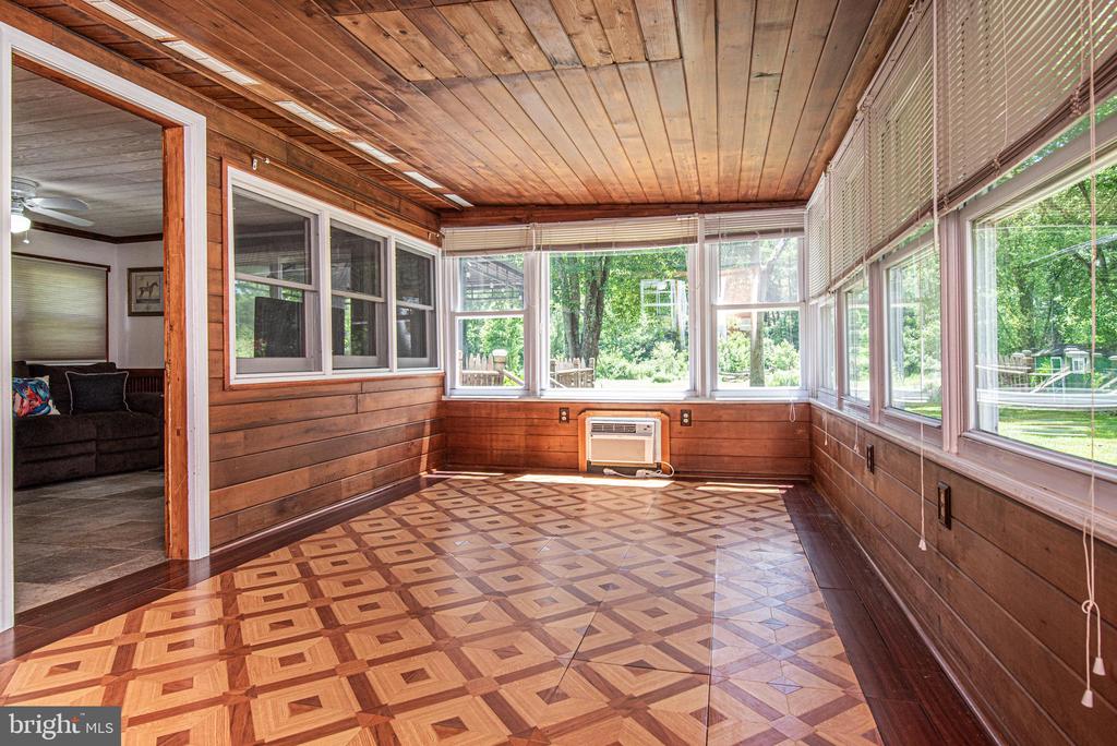 563 E DARK HOLLOW ROAD Unit: 170