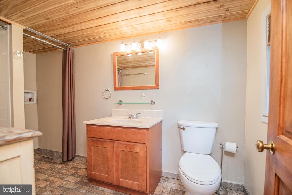 563 E DARK HOLLOW ROAD Unit: 170