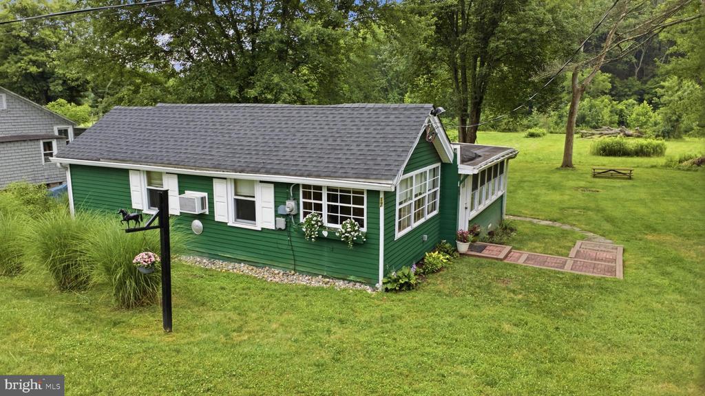 563 E DARK HOLLOW ROAD Unit: 170